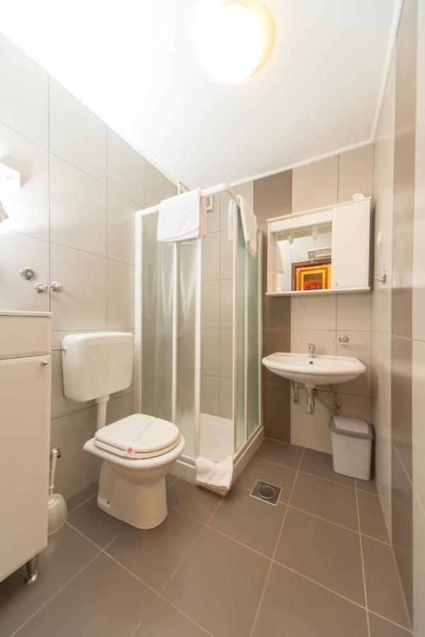 Holiday Apartment 50M From The Beach Pjescana Uvala Exterior foto