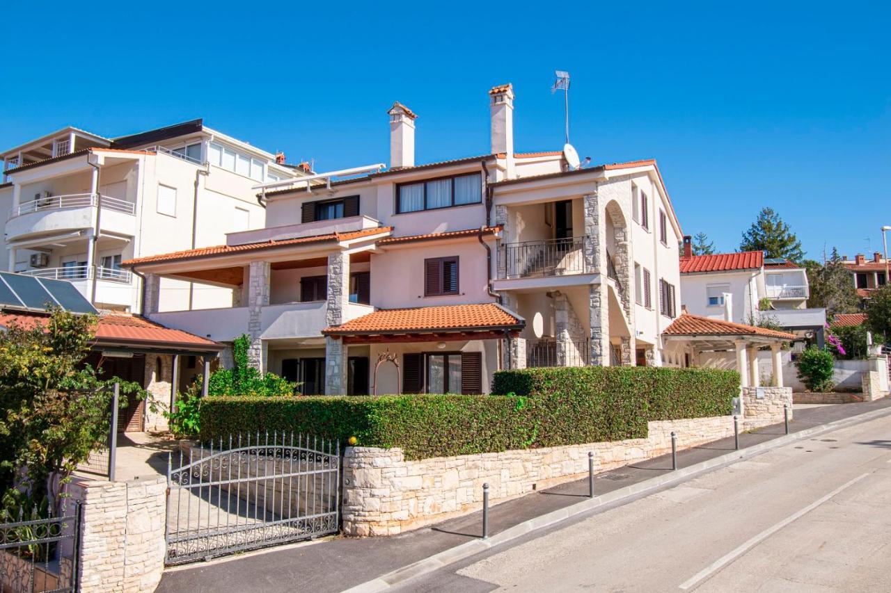 Holiday Apartment 50M From The Beach Pjescana Uvala Exterior foto